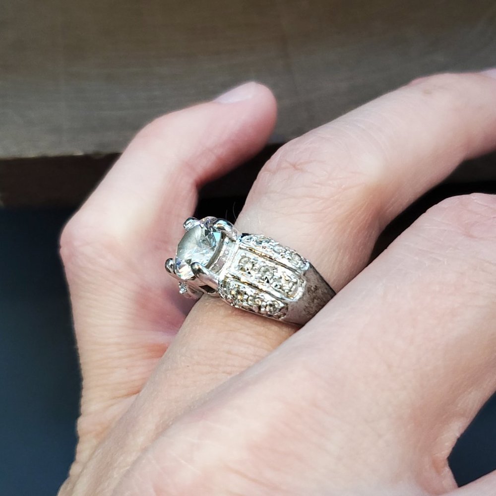 Size 7 Sterling Silver Heavily Worn Cubic Zirconia Cocktail Ring - Picture 2 of 8